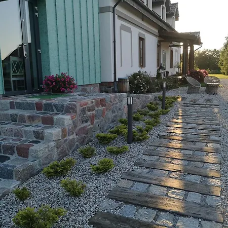 Farm stay Dworek Nad Stawem *